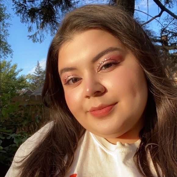 Meet your Posher, Alondra - Picture 1 of 1